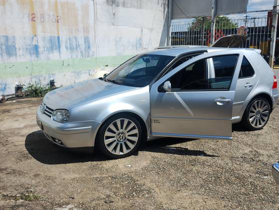 VOLKSWAGEN GOLF 1.6 MI PLUS 8V GASOLINA 4P MANUAL